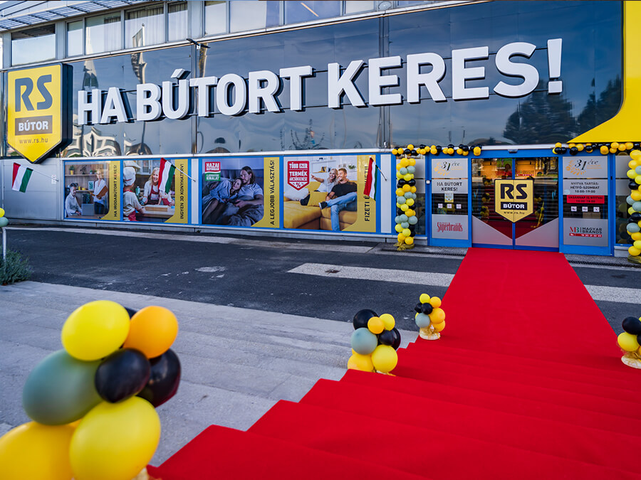 Áruház nyitási dekoráció - Rich Marketing referenciák